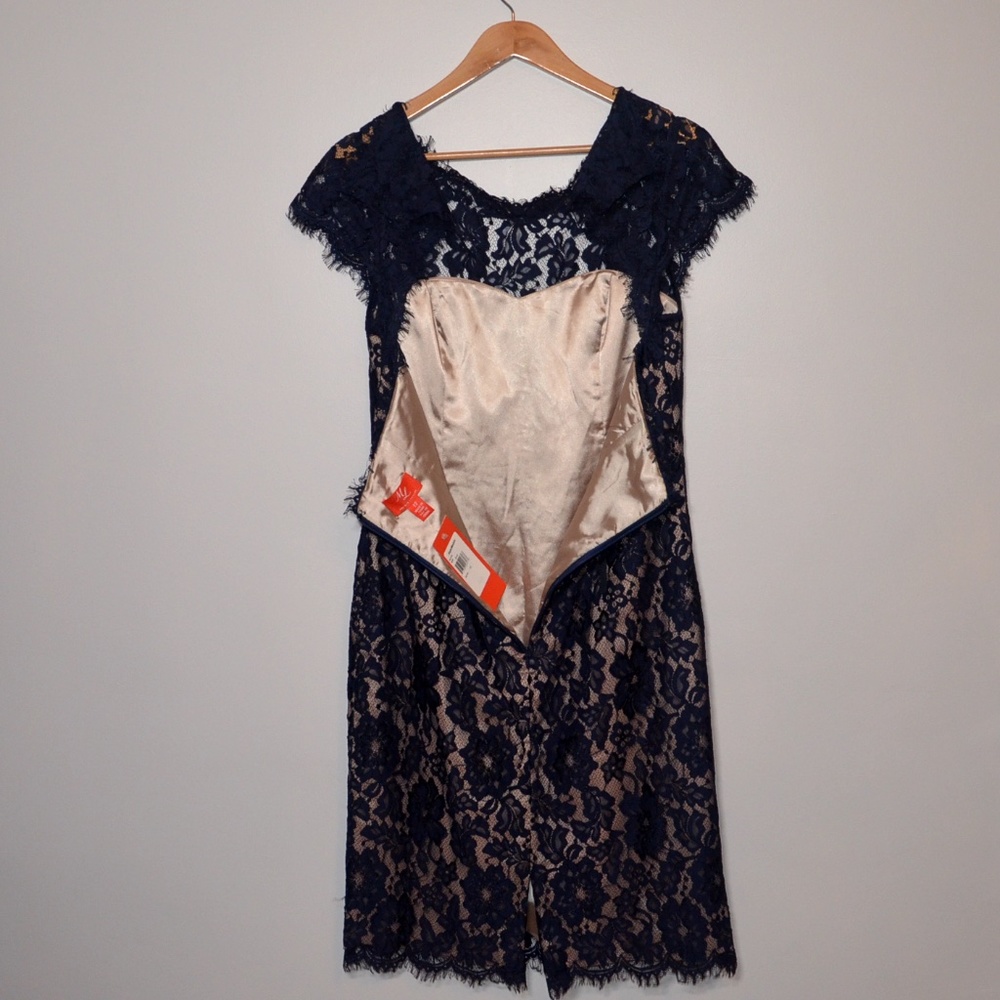 Monique Lhuillier NWT Navy Lace Sheath Dress 12 - Picture 6 of 11